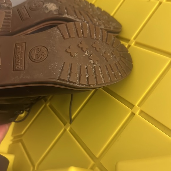 Pre loved Timber booties - Picture 3 of 4